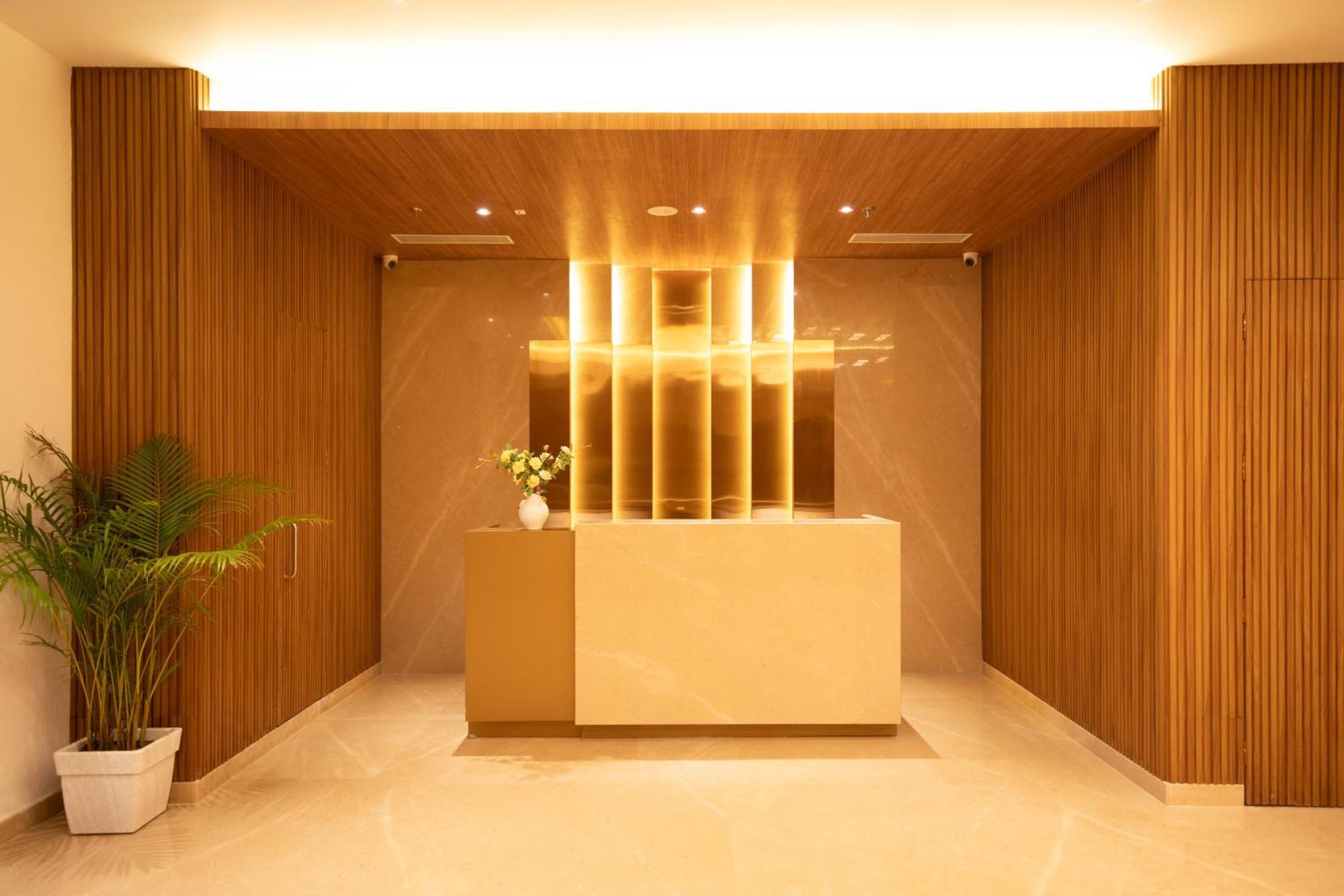 Hotel Hometel Alambagh - A Sarovar 4*
