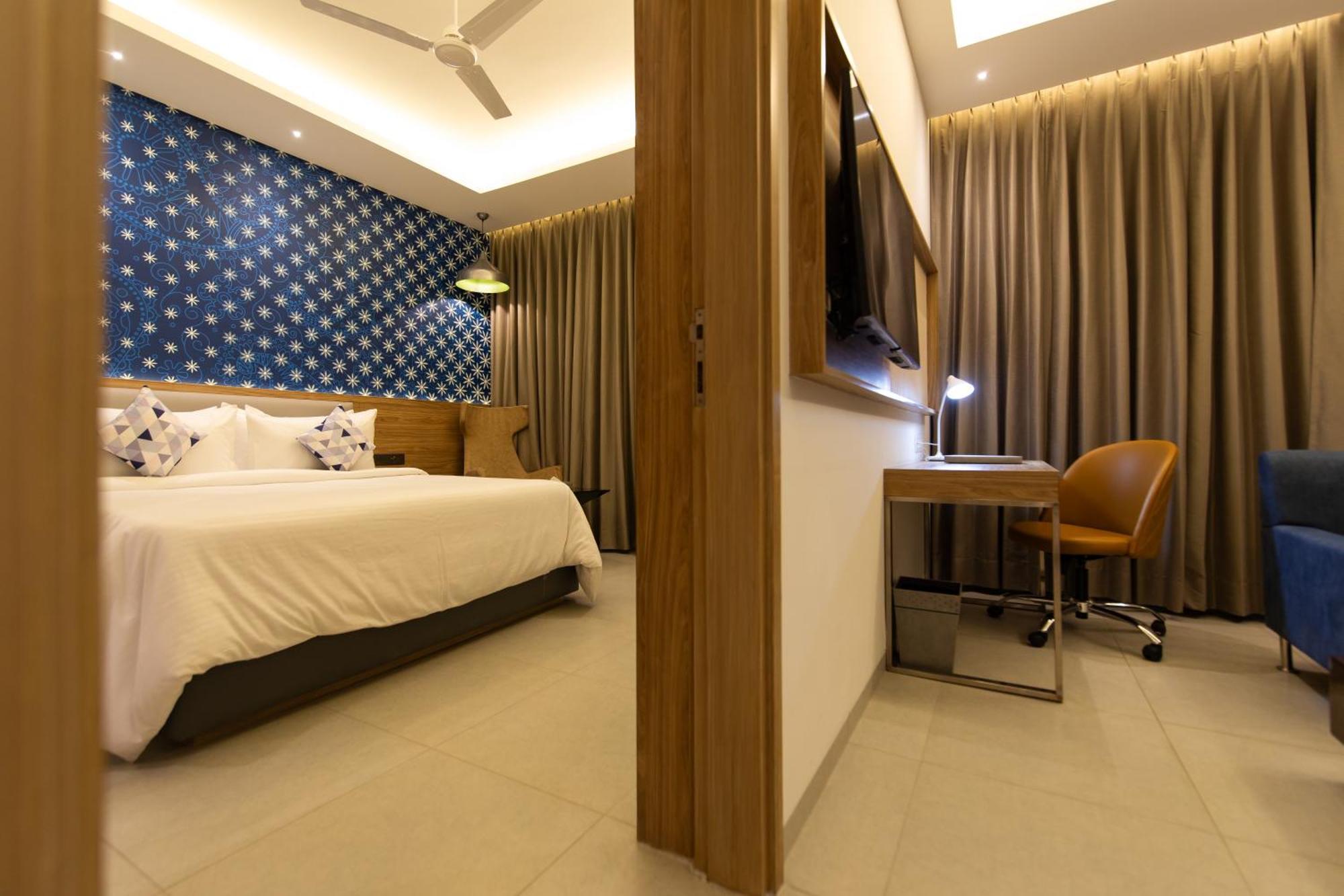 Hometel Alambagh - A Sarovar Hotel 4*