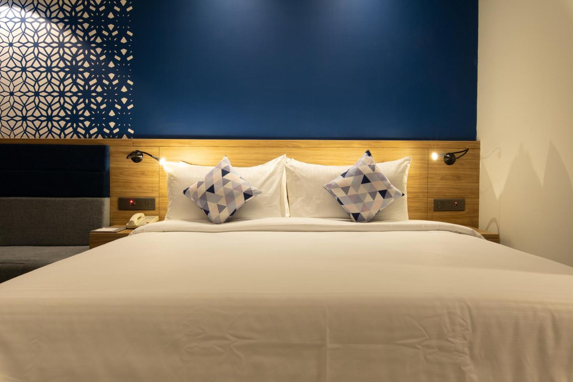 Hotel Hometel Alambagh - A Sarovar
